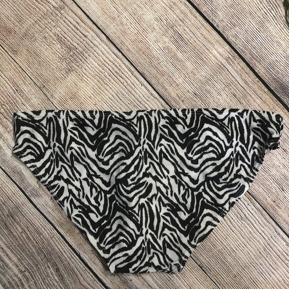 ‼️SOLD‼️ Ladies’ Swim Set - Picture 4 of 8